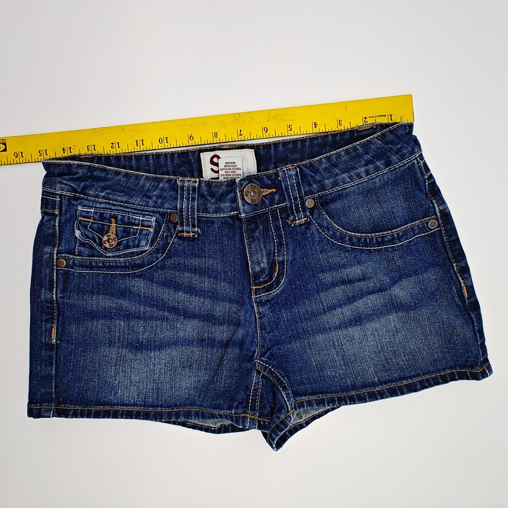 SO Juniors Denim Shorts Size 3 Blue Mid Rise Casual Jean Shorts - Picture 2 of 7